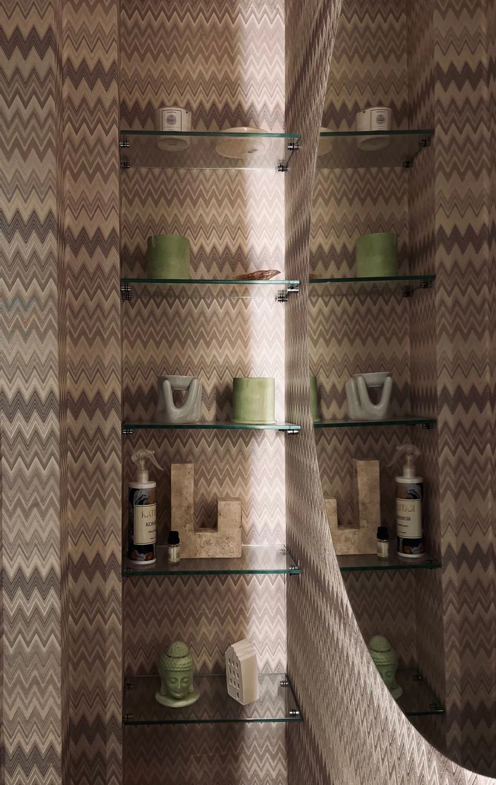 Recessed shower shelves for toiletries