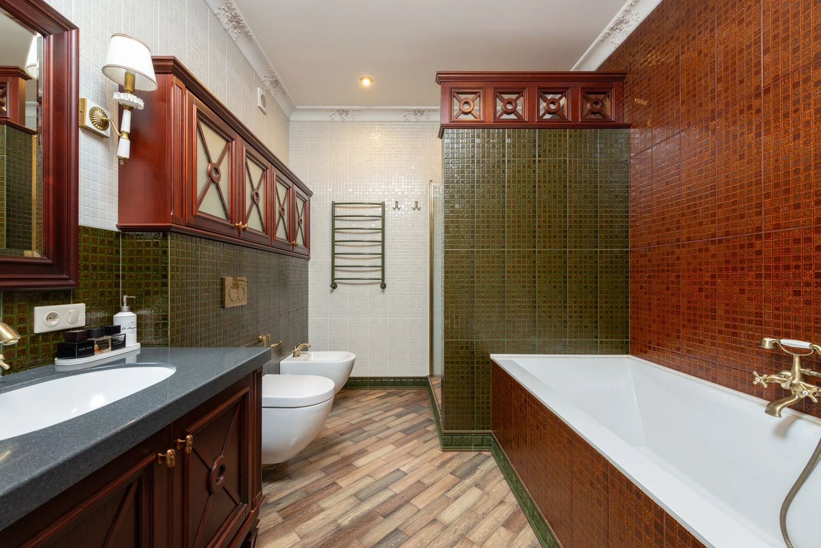 Bathroom layout and fittings